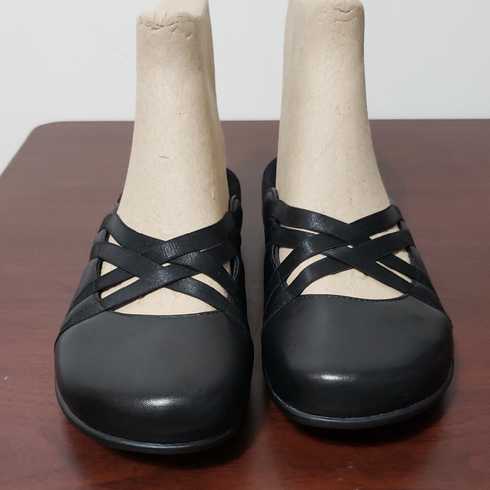 VIONIC REST CLAIRE Elegant Black Slip On Women's 7 Flats‎